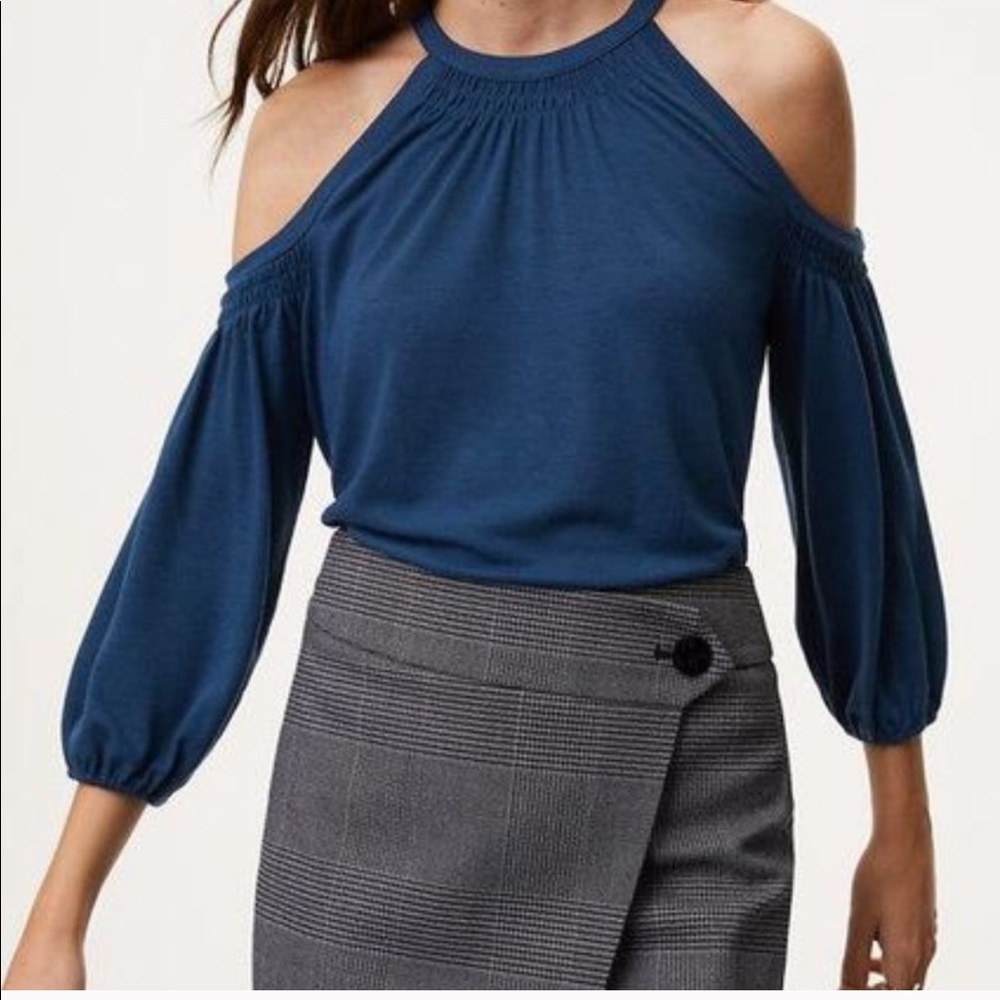 Ann Taylor Loft cold shoulder Top